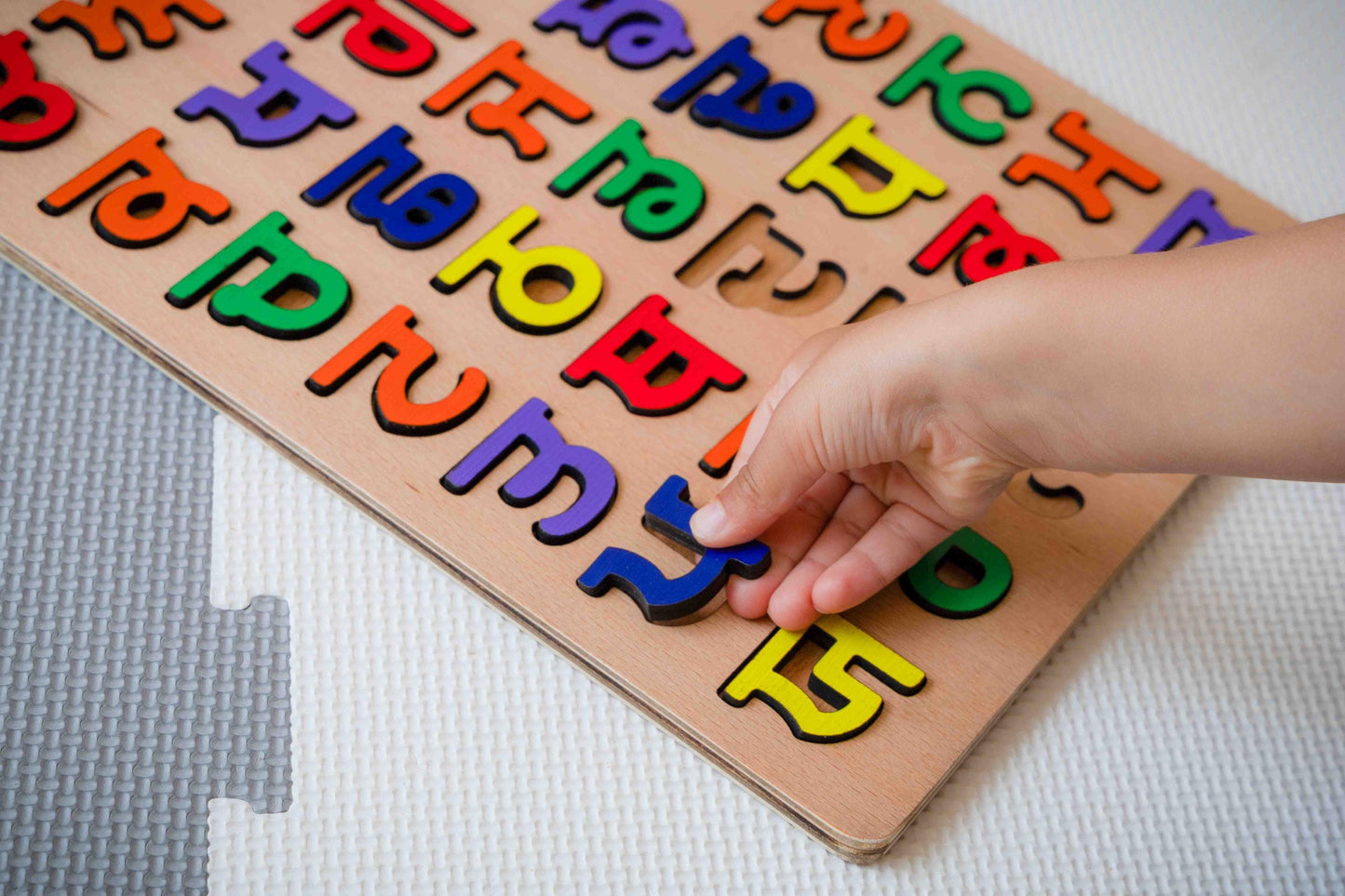 Knotty Alphabet Punjabi Board