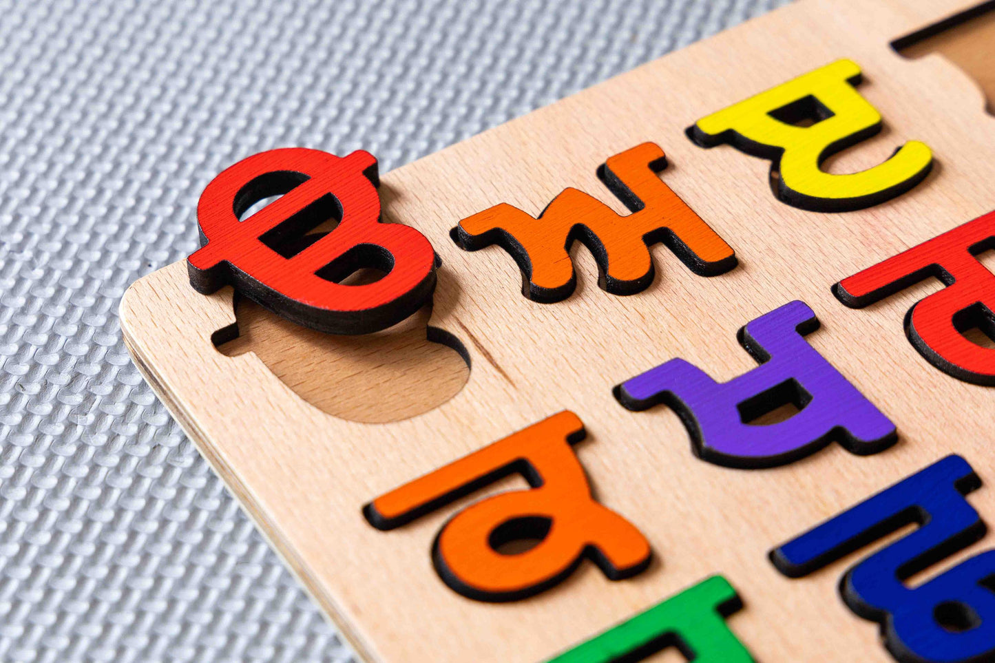 Knotty Alphabet Punjabi Board